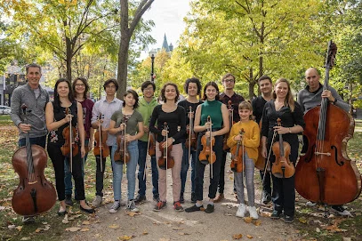 Les Petits Violons